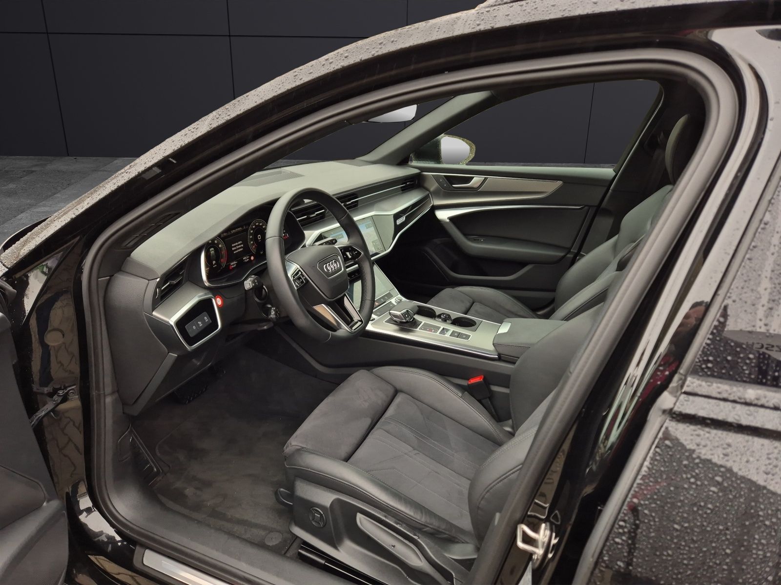 Fahrzeugabbildung Audi A6 Avant 45 TFSI quattro advanced S-tronic S-lin