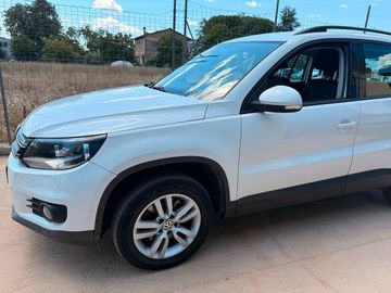 Volkswagen Tiguan - 2