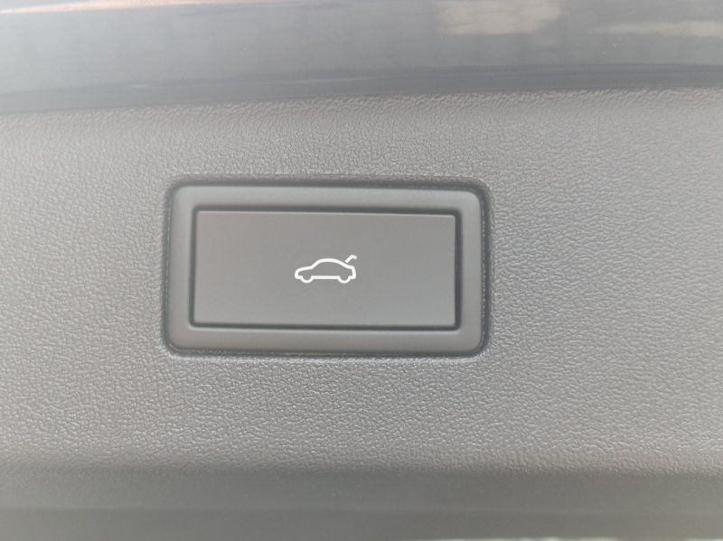 Fahrzeugabbildung Volkswagen Tiguan 1.5 TSI eHybrid R-Line DSG+  AHK+NAVI+MAT