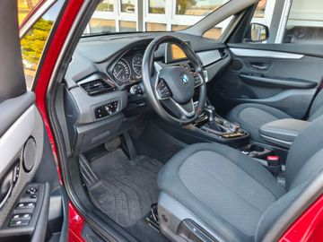 BMW 218 Active Tourer 218 i*Autom*LED*Navi*SHZ*PDC*