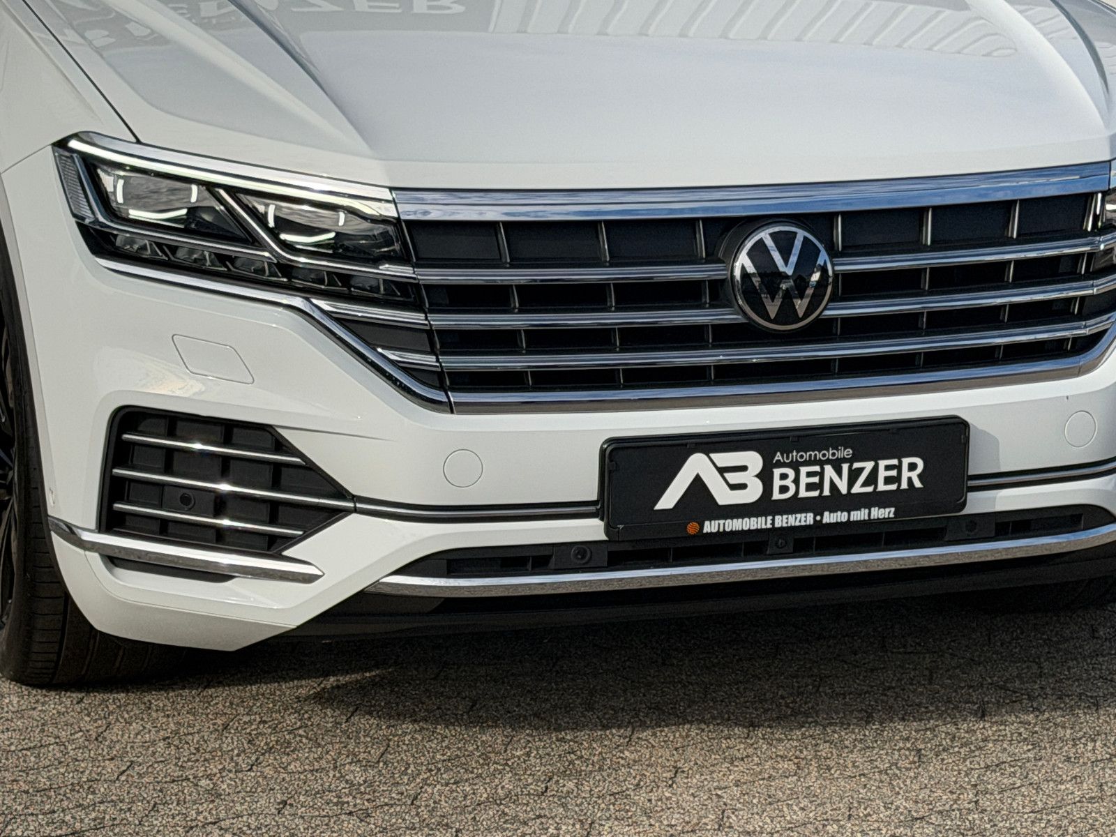 Fahrzeugabbildung Volkswagen Touareg SPORT/ 4Motion/VIRTUAL/AMBIENT/360''KAM