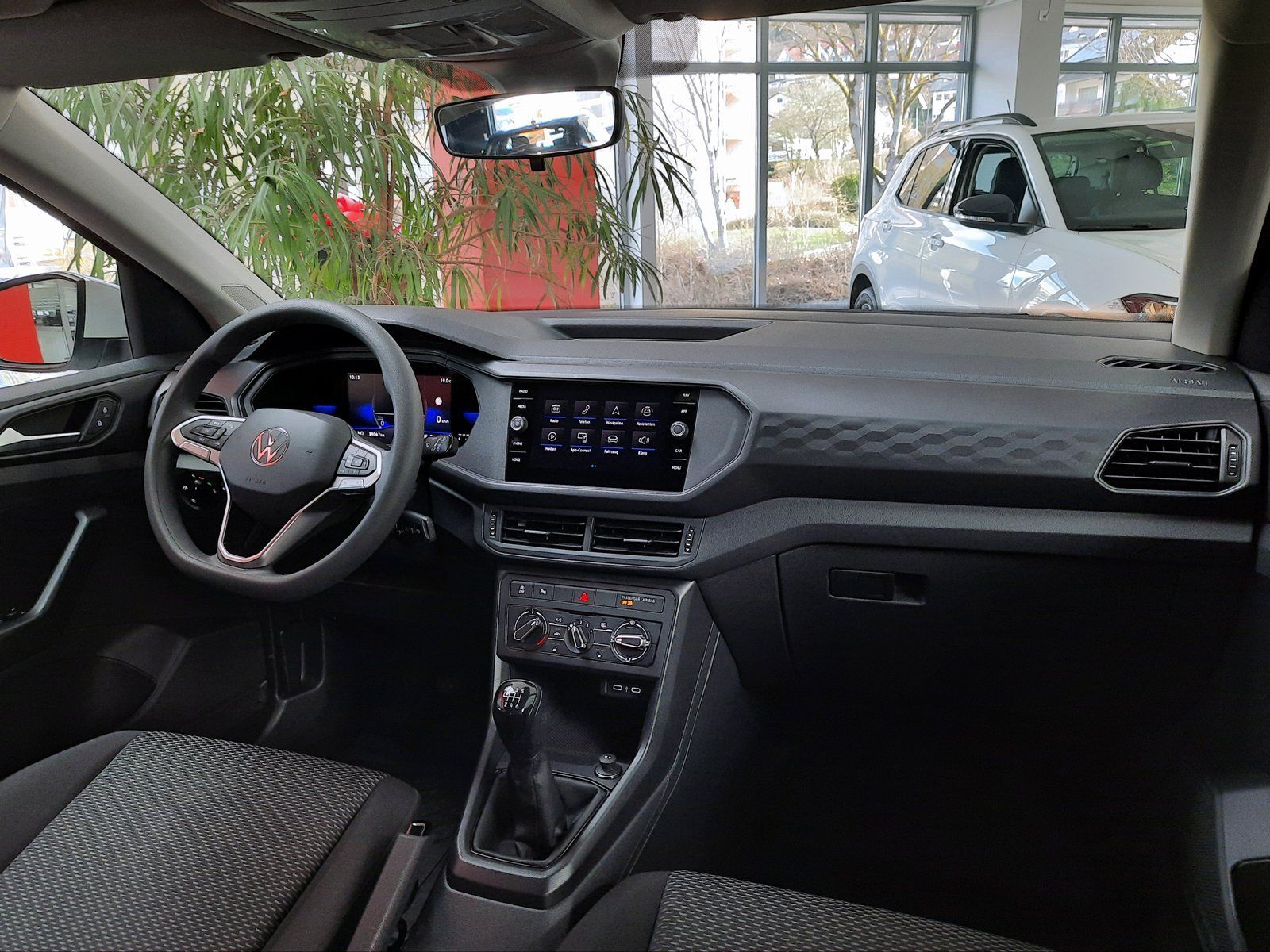 Fahrzeugabbildung Volkswagen T-Cross TSI *Navi*Einparkh.*Sitzhzg.*DAB*VZE*