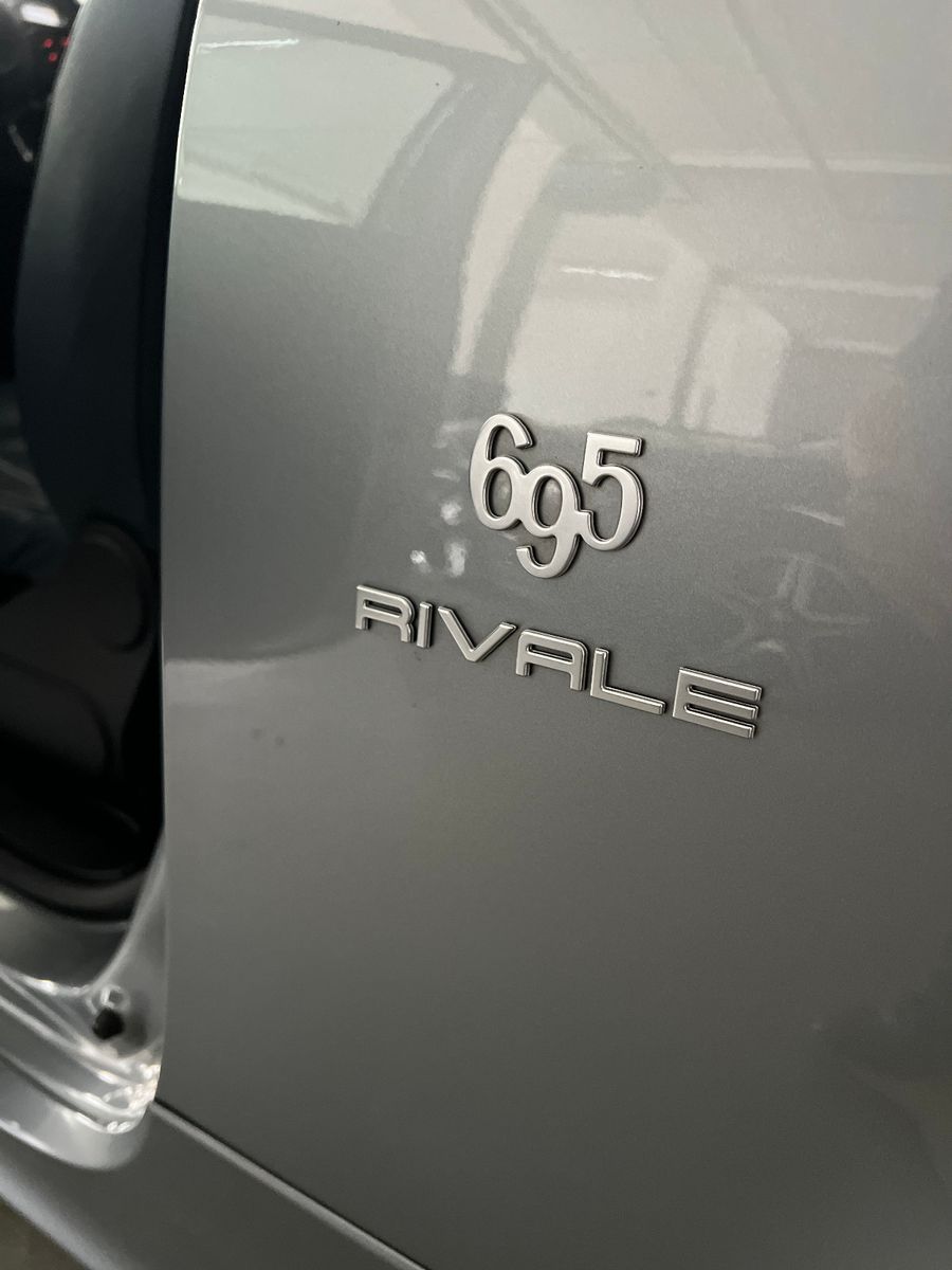 Fahrzeugabbildung Abarth 695 Rivale 175th Anniversary CARBON AKRAPOVIC