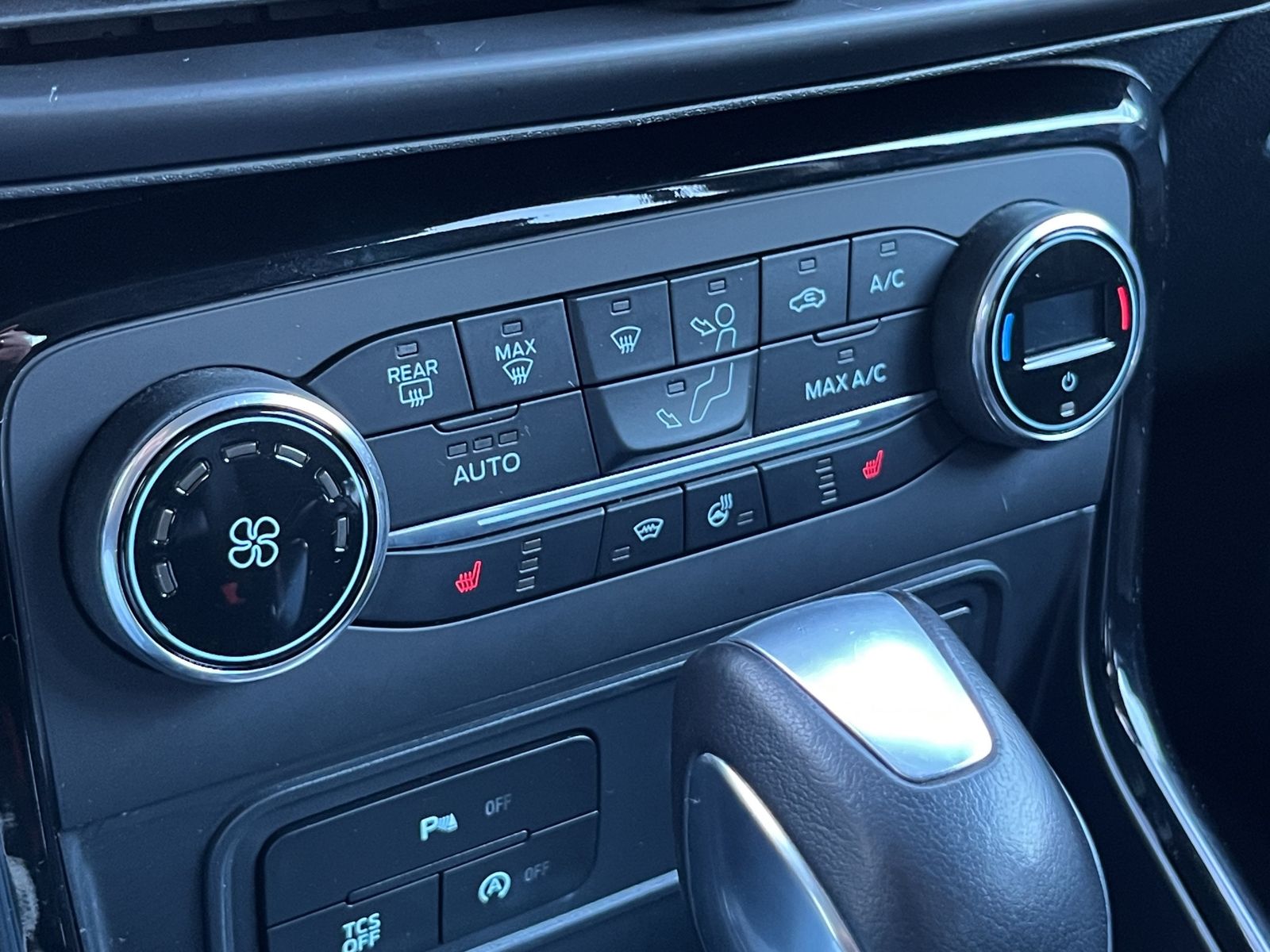 Fahrzeugabbildung Ford EcoSport **Automatik*PDC*Navi*SHZ*LHZ*SYNC**