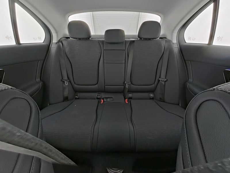 Fahrzeugabbildung Mercedes-Benz C 200 AVANTGARDE*TOTWINKEL*KAMERA*LED*SPURHALTE