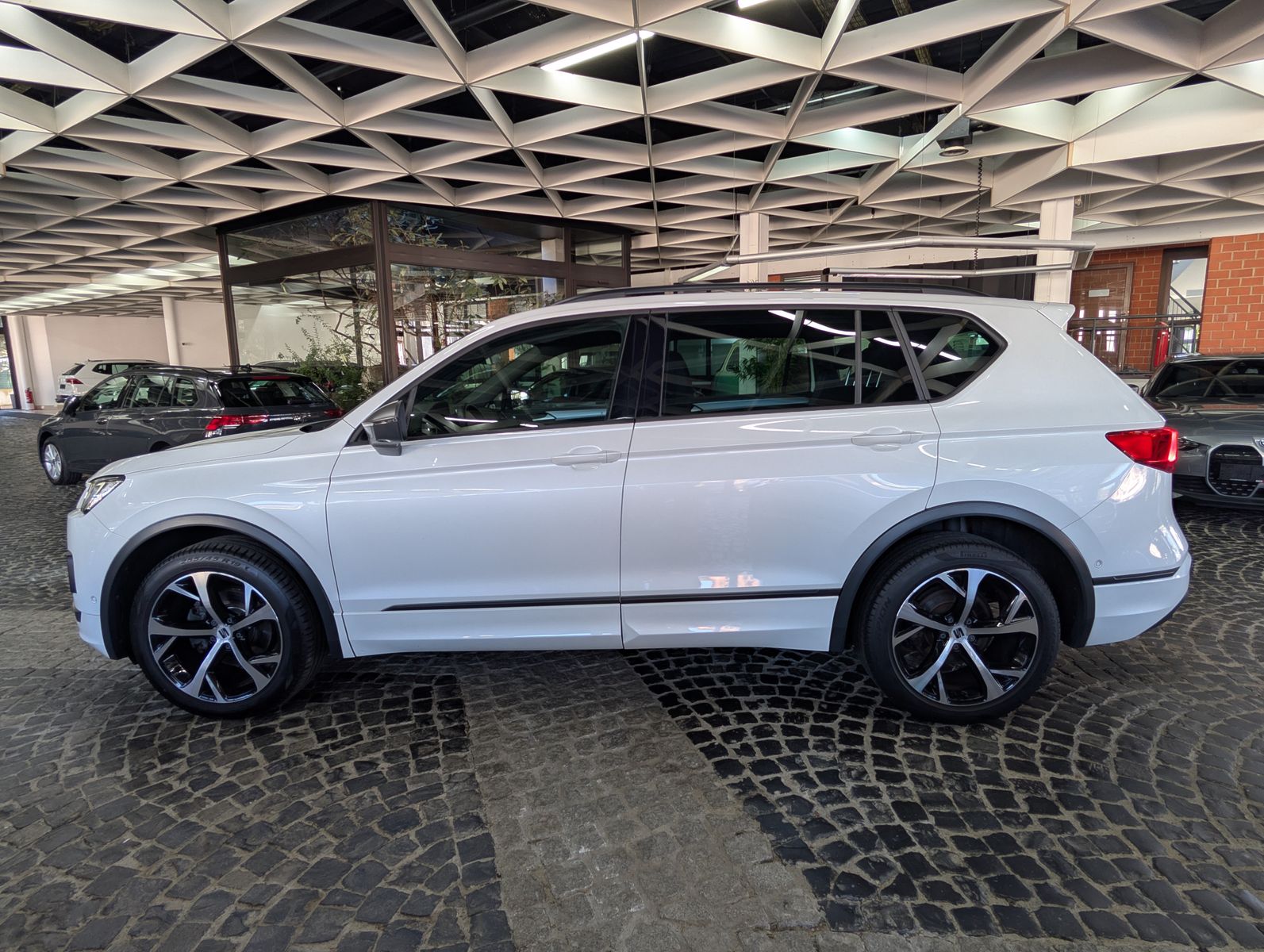 Fahrzeugabbildung SEAT Tarraco FR AHK PANO ACC VIRT APP MEMO BEATS StHz