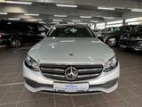 Mercedes-Benz E 300 T de 2x Avantgarde DIS+LED+PARK+KeyGo+Wide - Mercedes-Benz E 300 Hybrid (Diesel/Elektro)