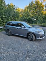 Mitsubishi Outlander 2.4 MIVEC PLUG-IN HYBRID 4WD Top Top - Mitsubishi Outlander von privat
