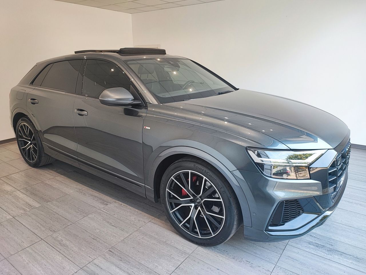 Audi Q8 55 TFSI e quattro tiptronic Sport imagem 3