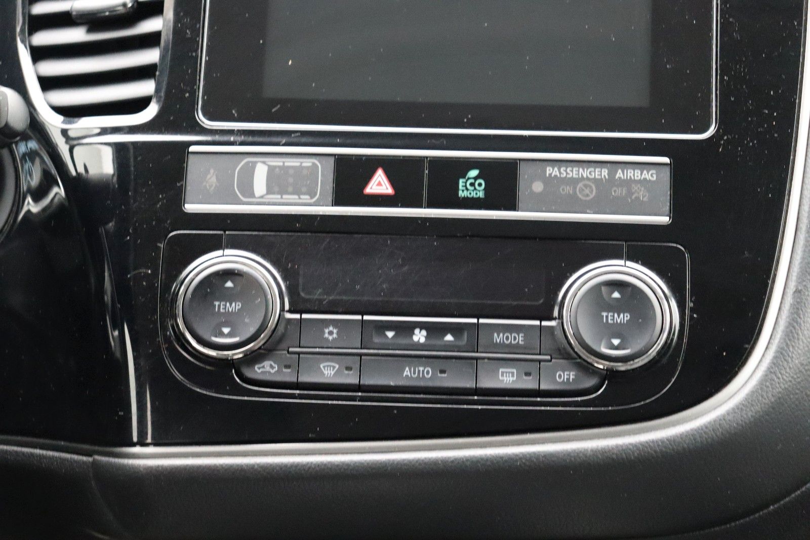 Fahrzeugabbildung Mitsubishi Outlander PHEV 2.4 Basis 4WD