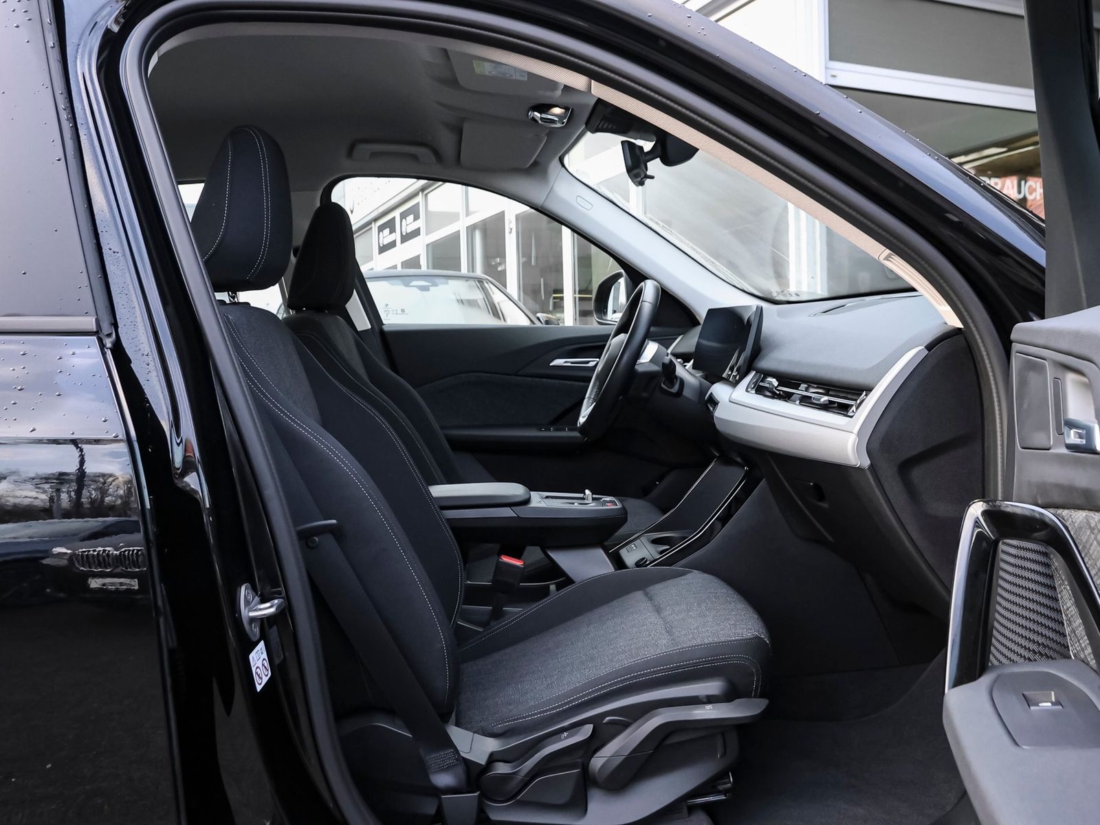 BMW iX1 - Bild 3