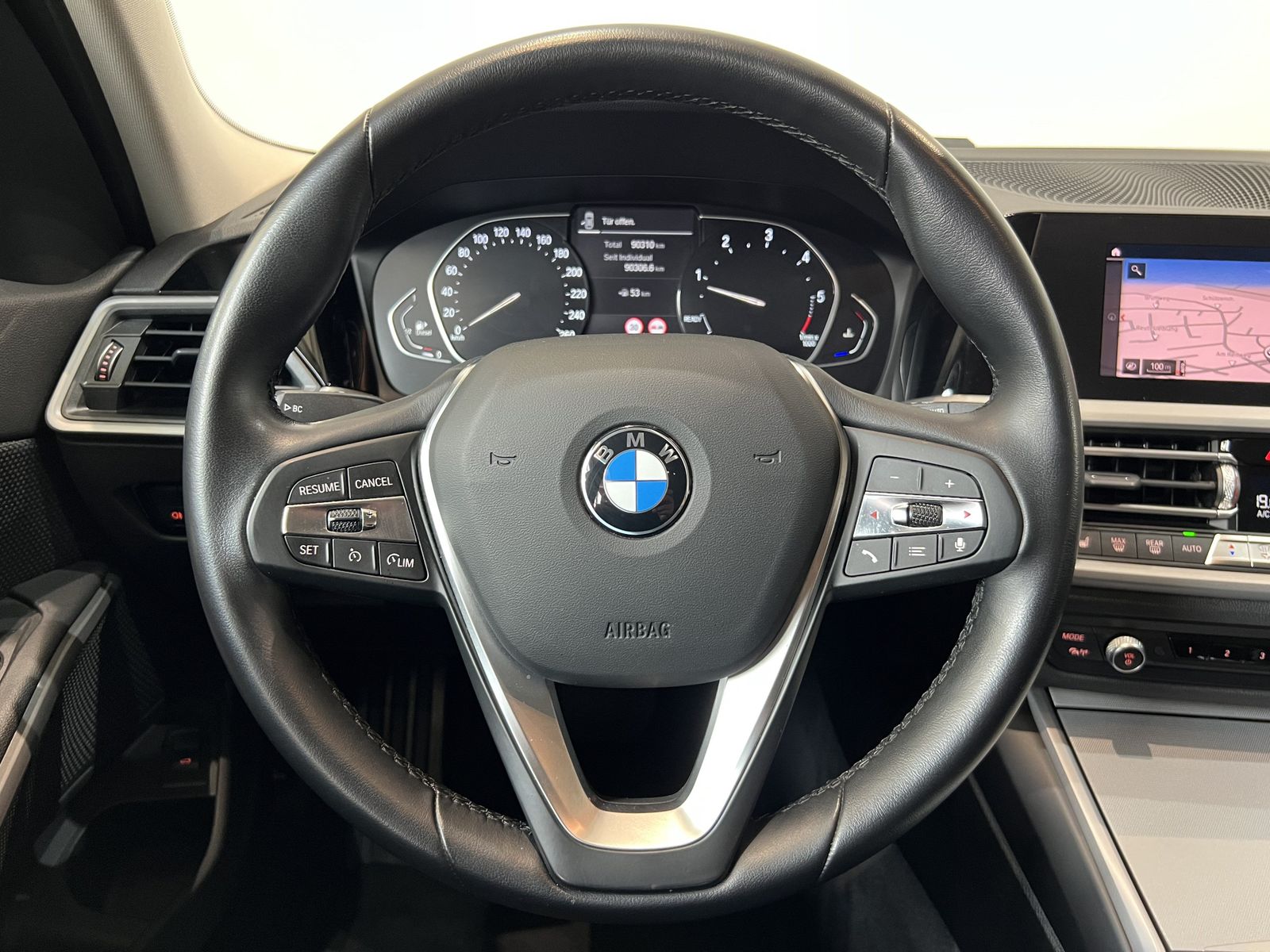 Fahrzeugabbildung BMW 320d DAB Tempomat AHK Shz PDC