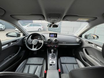 Fahrzeugabbildung Audi A3 Sportback 1.5 TFSI S-Tronic Navi LED Cam ACC