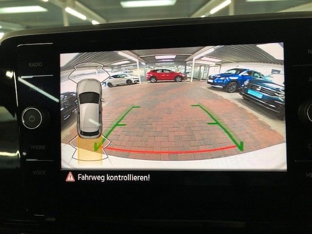 Fahrzeugabbildung Volkswagen T-Roc R-Line 1.0 TSI Sportpaket Navi LED ACC App