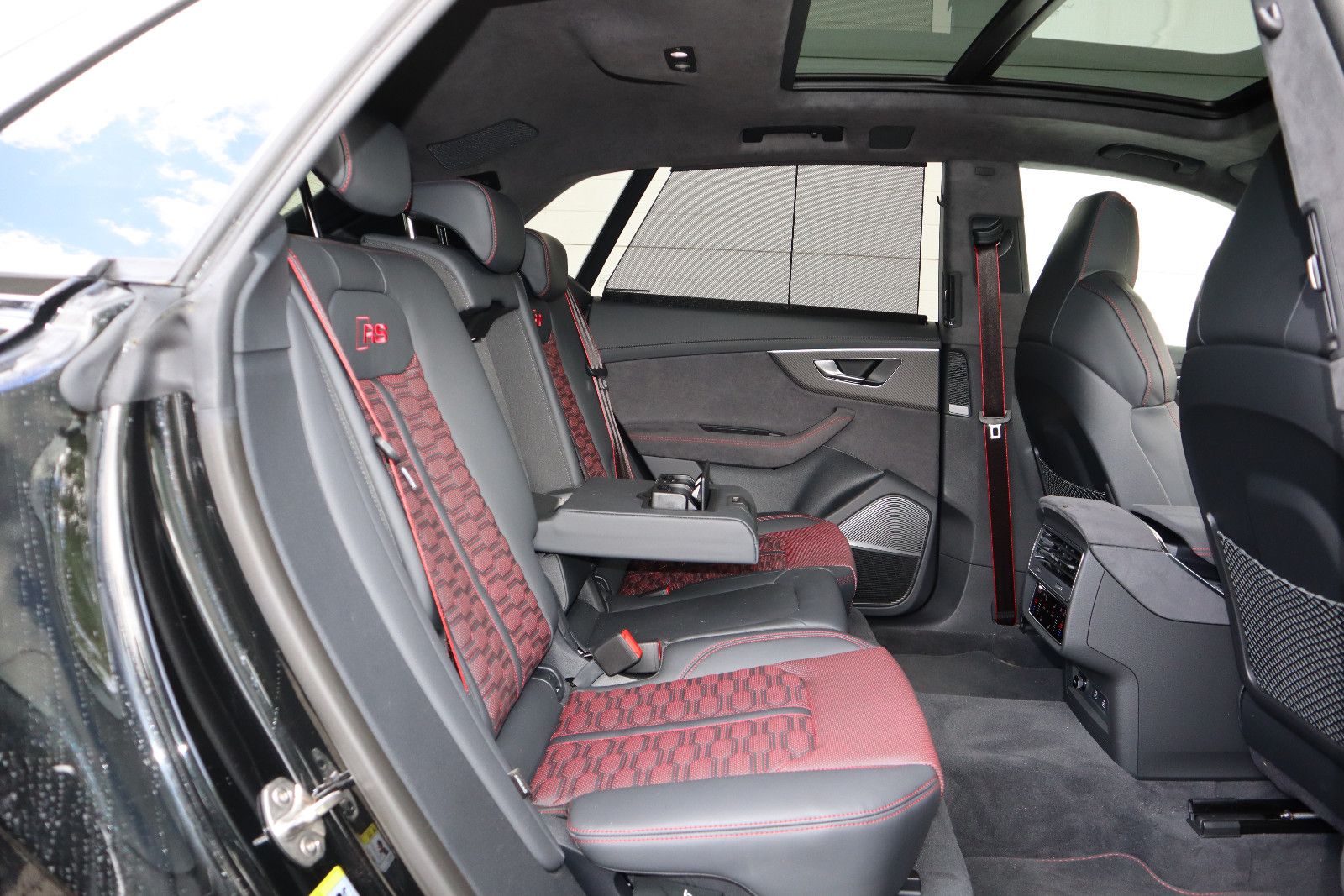 AUDI RSQ8 performance exclusive  B&amp;O adv./UPE 205.185