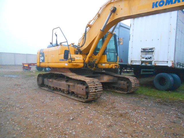 Komatsu PC240NLC-8