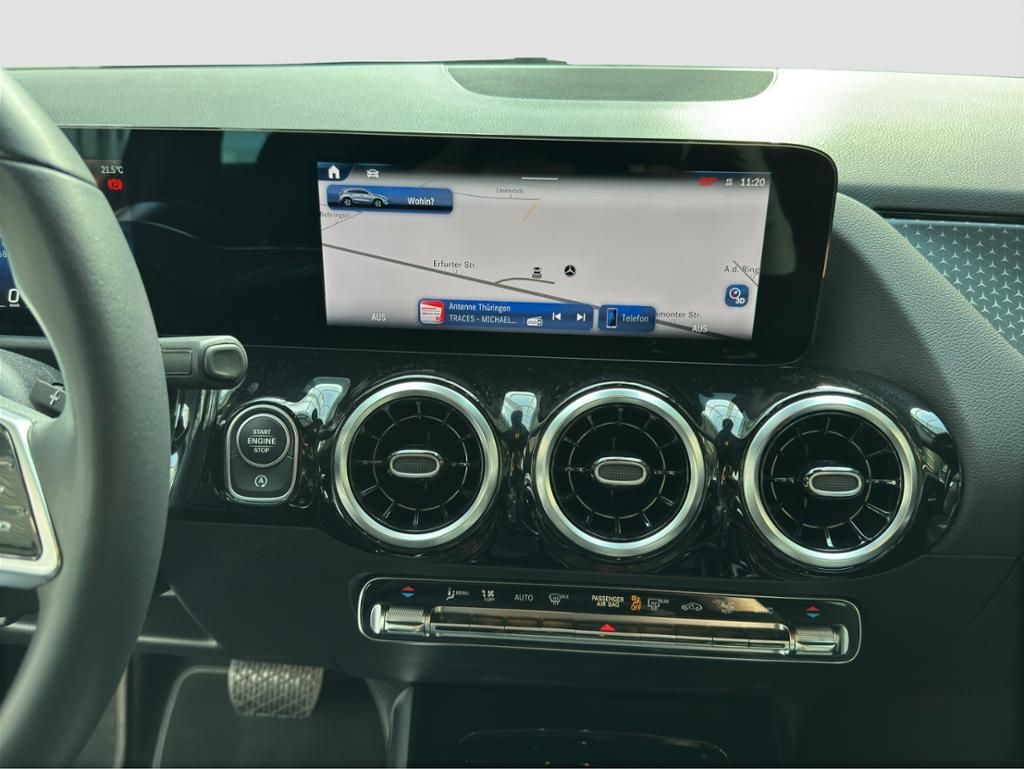 Fahrzeugabbildung Mercedes-Benz GLA 200 d LED*ParkAss*SpurH*el.Heck*PDC*RFK*AHK