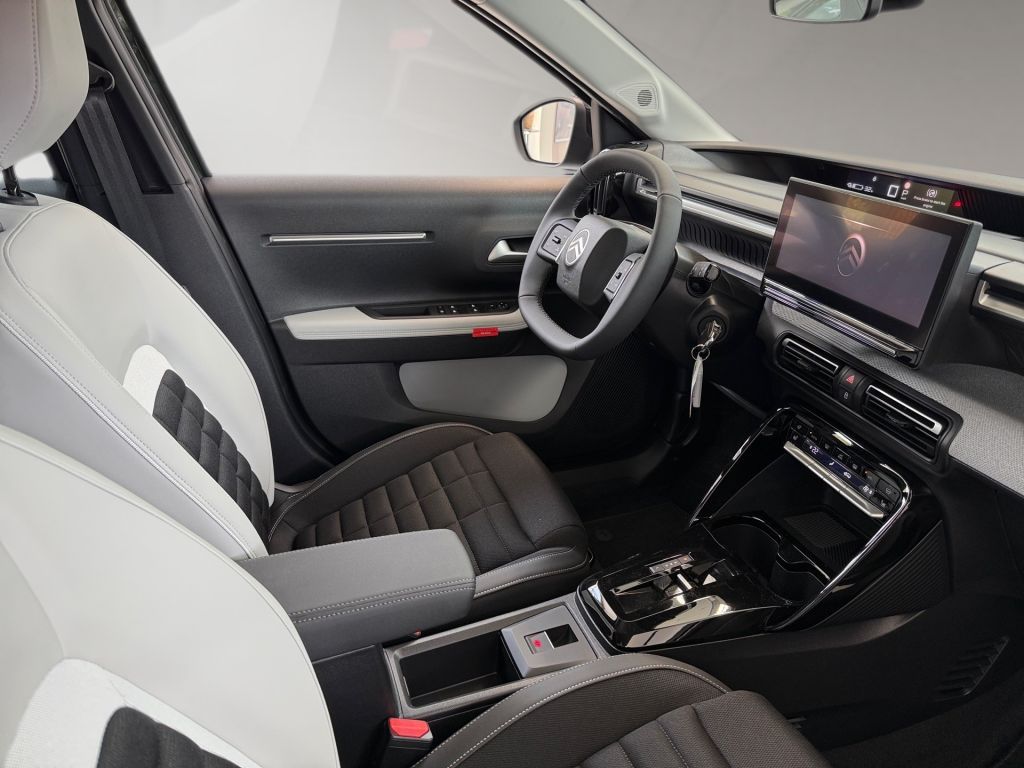 Fahrzeugabbildung Citroën e-C3 Aircross PLUS / Winter Paket