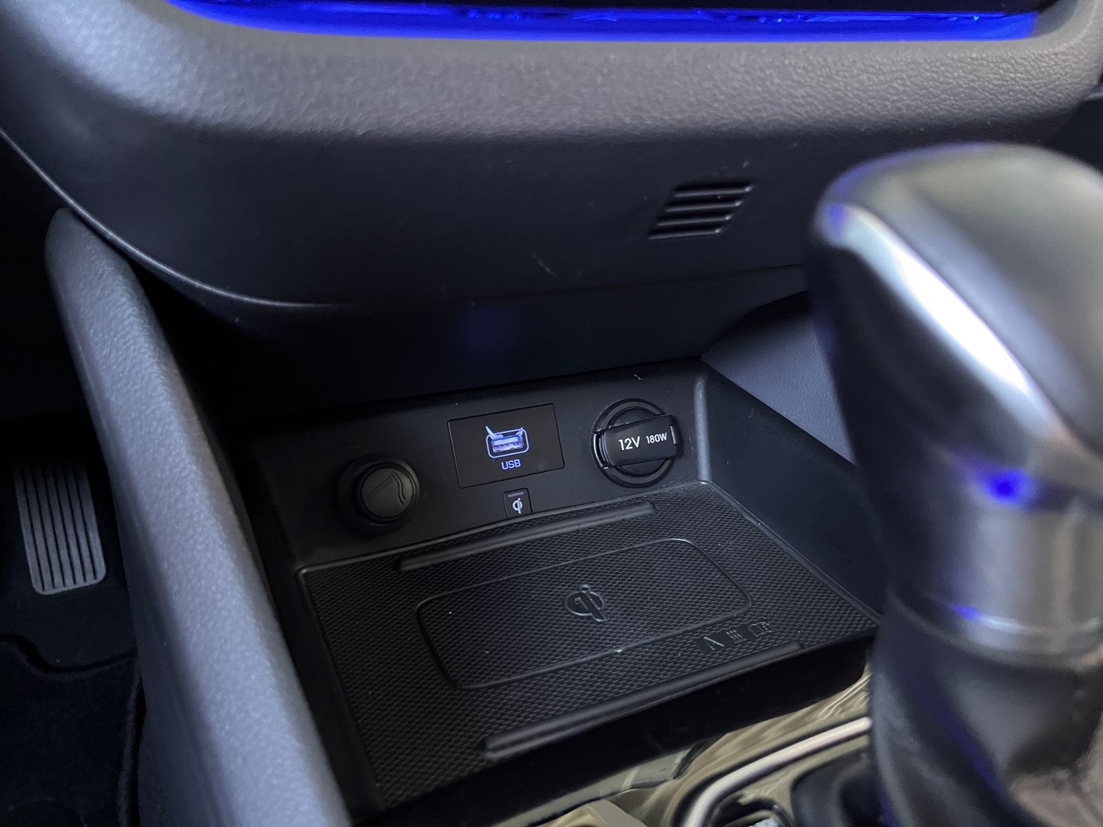 Fahrzeugabbildung Hyundai IONIQ Premium Prime Hybrid PANO LEDER LED