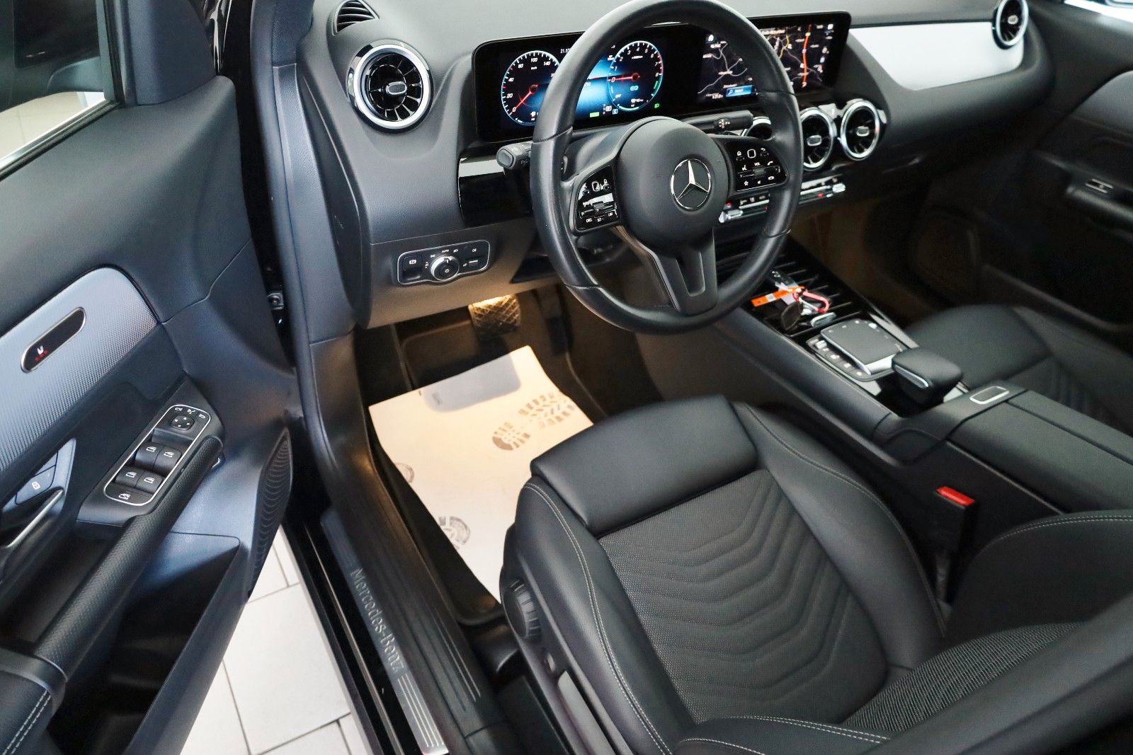 Fahrzeugabbildung Mercedes-Benz GLA 250e Style T.Leder,Navi,LED,Kamera,SH,Park P