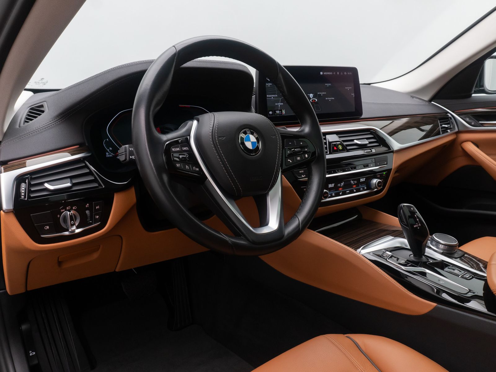 Fahrzeugabbildung BMW 520d Luxury Line DAB Kamera AHK 4xKlima Alarm