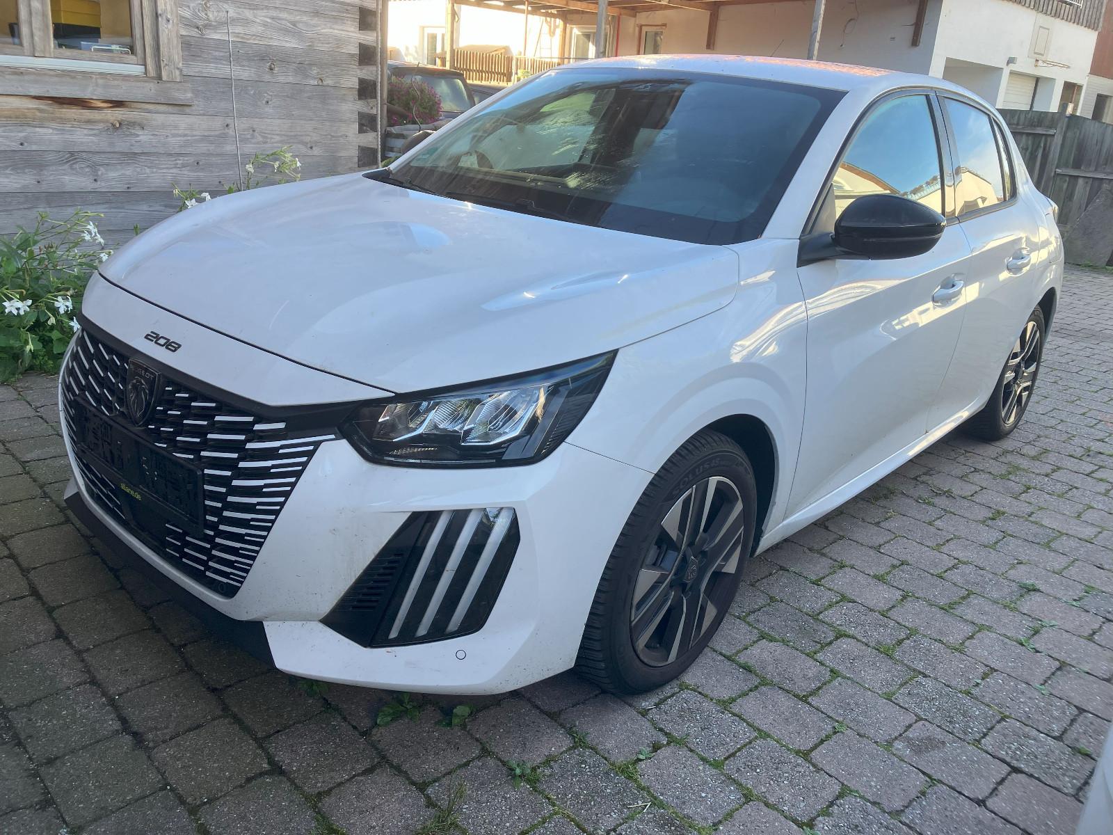 Peugeot 208 Allure KLIMAAUTO SHZG PDC TEMPOMAT