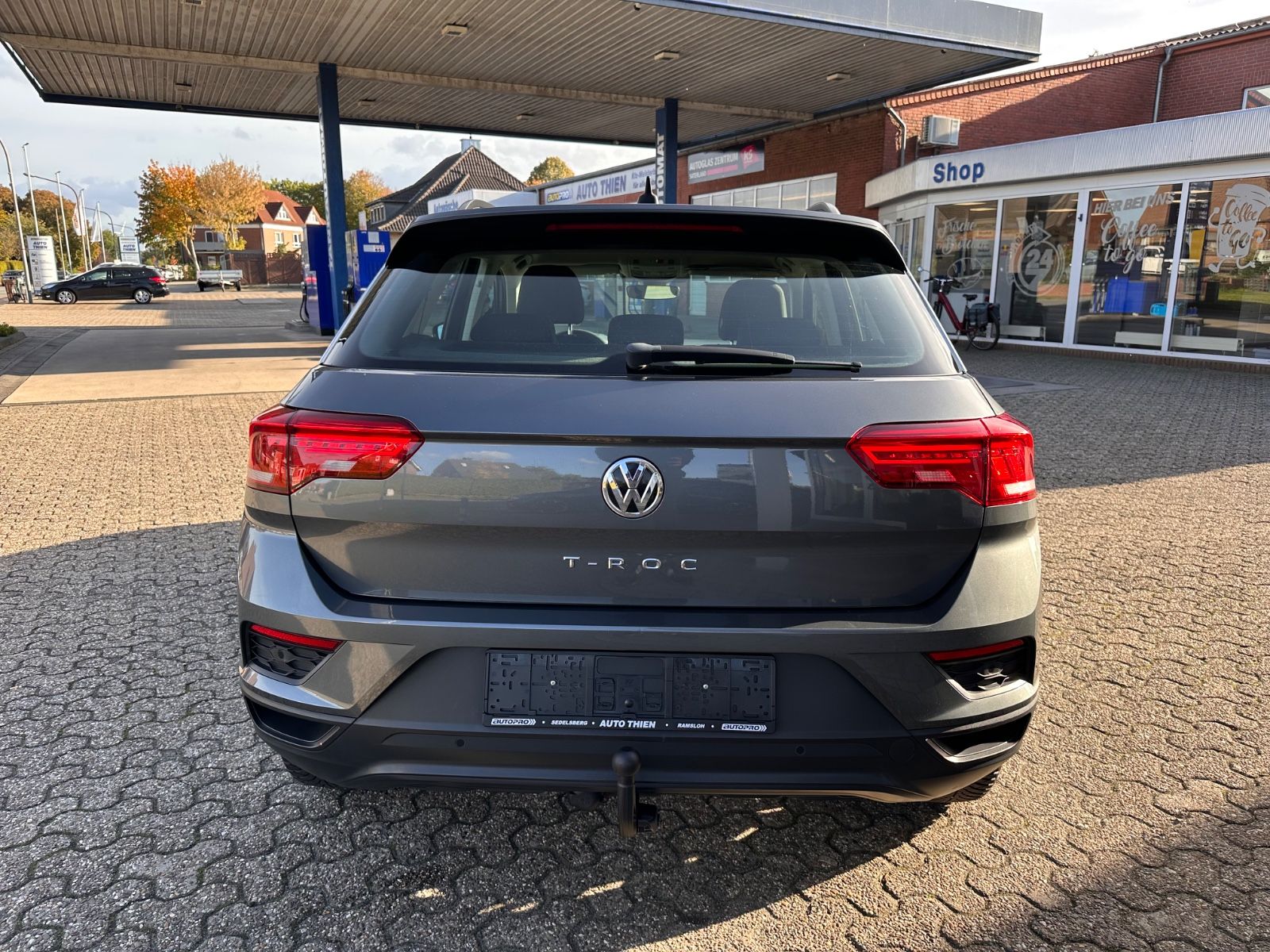 Fahrzeugabbildung Volkswagen T-Roc 1.0 TSI AHK/Navi/APP/PDC/GJR/LM 16"