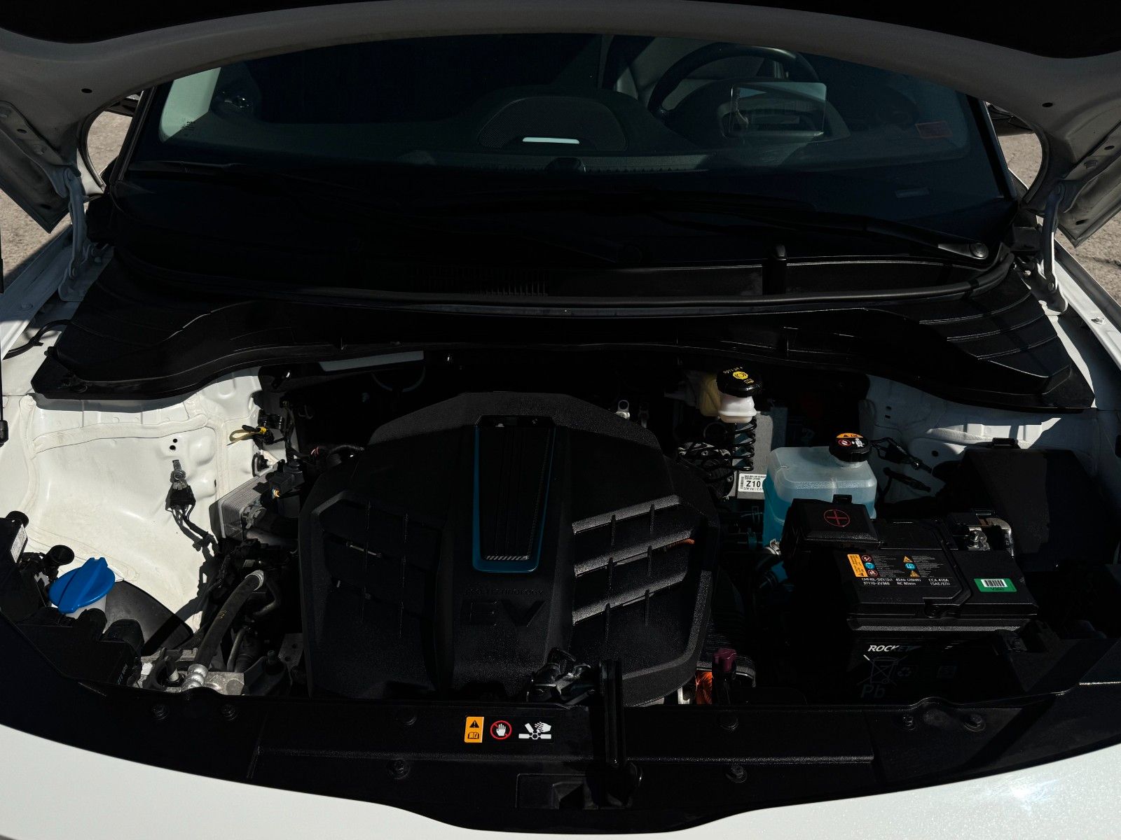 Fahrzeugabbildung Kia E-Soul 64kWh Spirit Schiebedach CarPl. H&K ACC