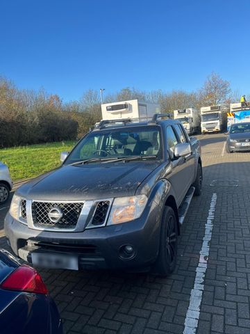 Nissan Ich verkaufe Nissan Navarra rechts Lenker