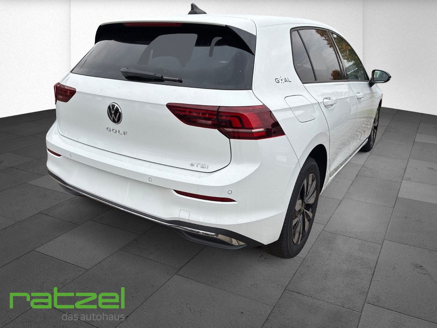 Fahrzeugabbildung Volkswagen Golf GOAL 1.5 eTSI DSG Allwetter+SHZ+PDC+LED