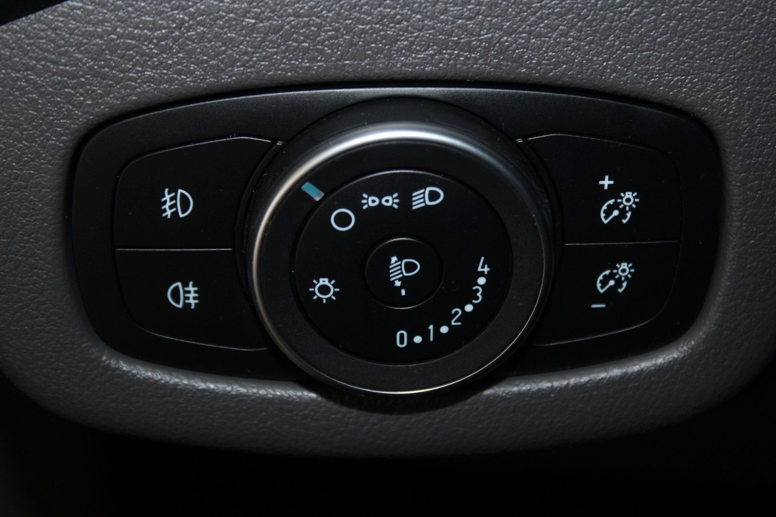 Fahrzeugabbildung Ford Grand Tourneo Connect Aut. NAVI STDHZ CAM AHK