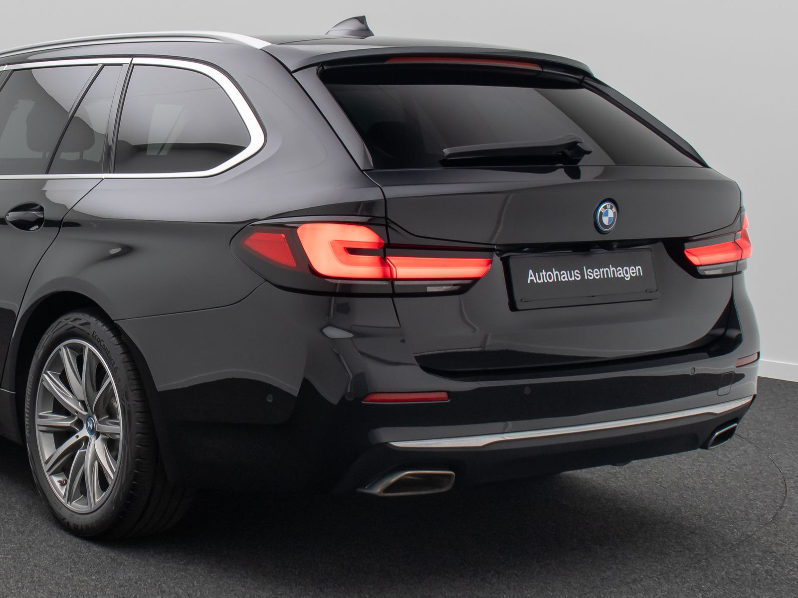Fahrzeugabbildung BMW 530e xD Luxury Line DAB Alarm Kamera AHK 18Zoll