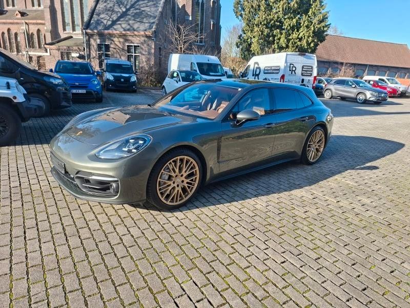 Porsche Panamera Sport Turismo 4 E-Hybrid Platinum Editi