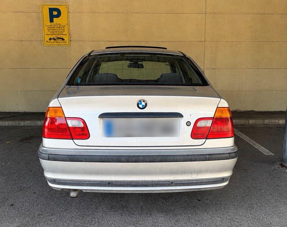 BMW 320