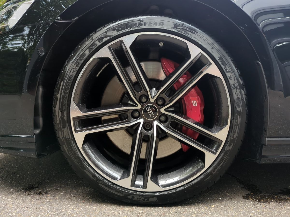 Audi S8 - Bild 13