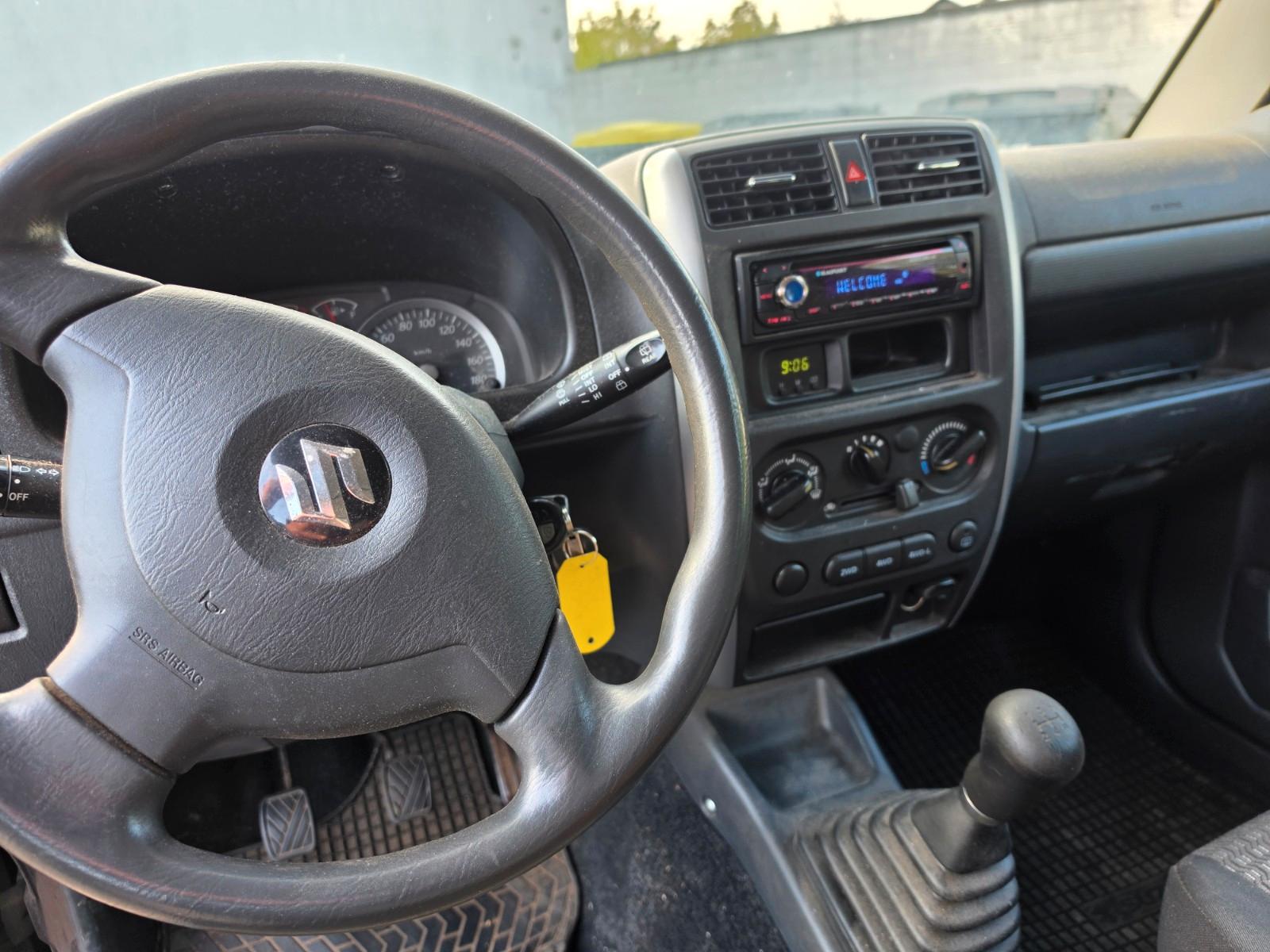 Suzuki Jimny 2012 — interior