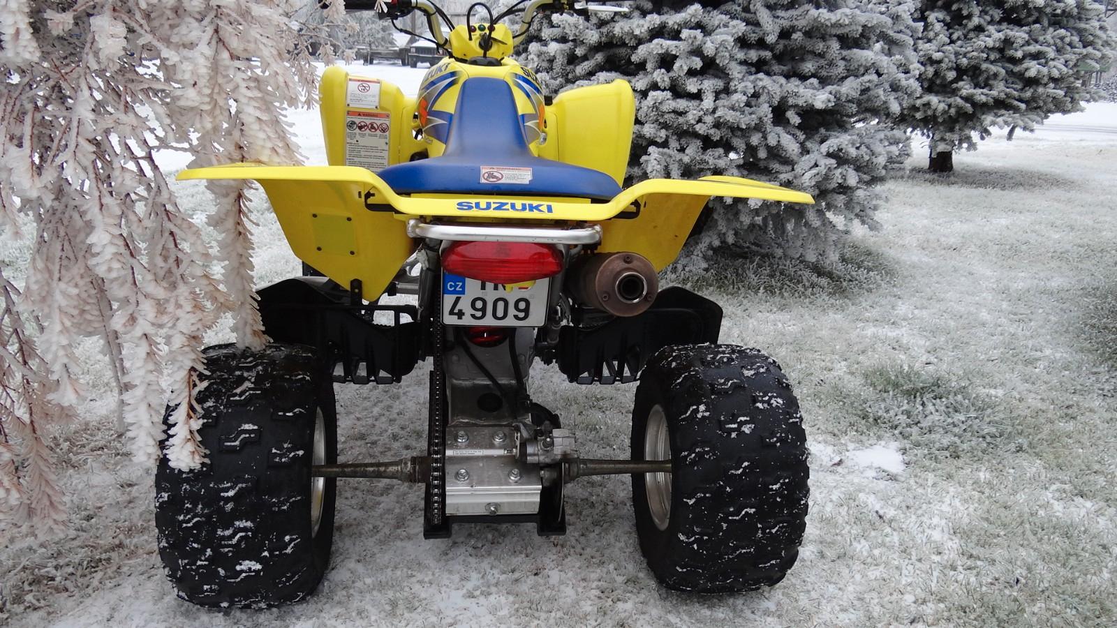 Suzuki  2008 — салон