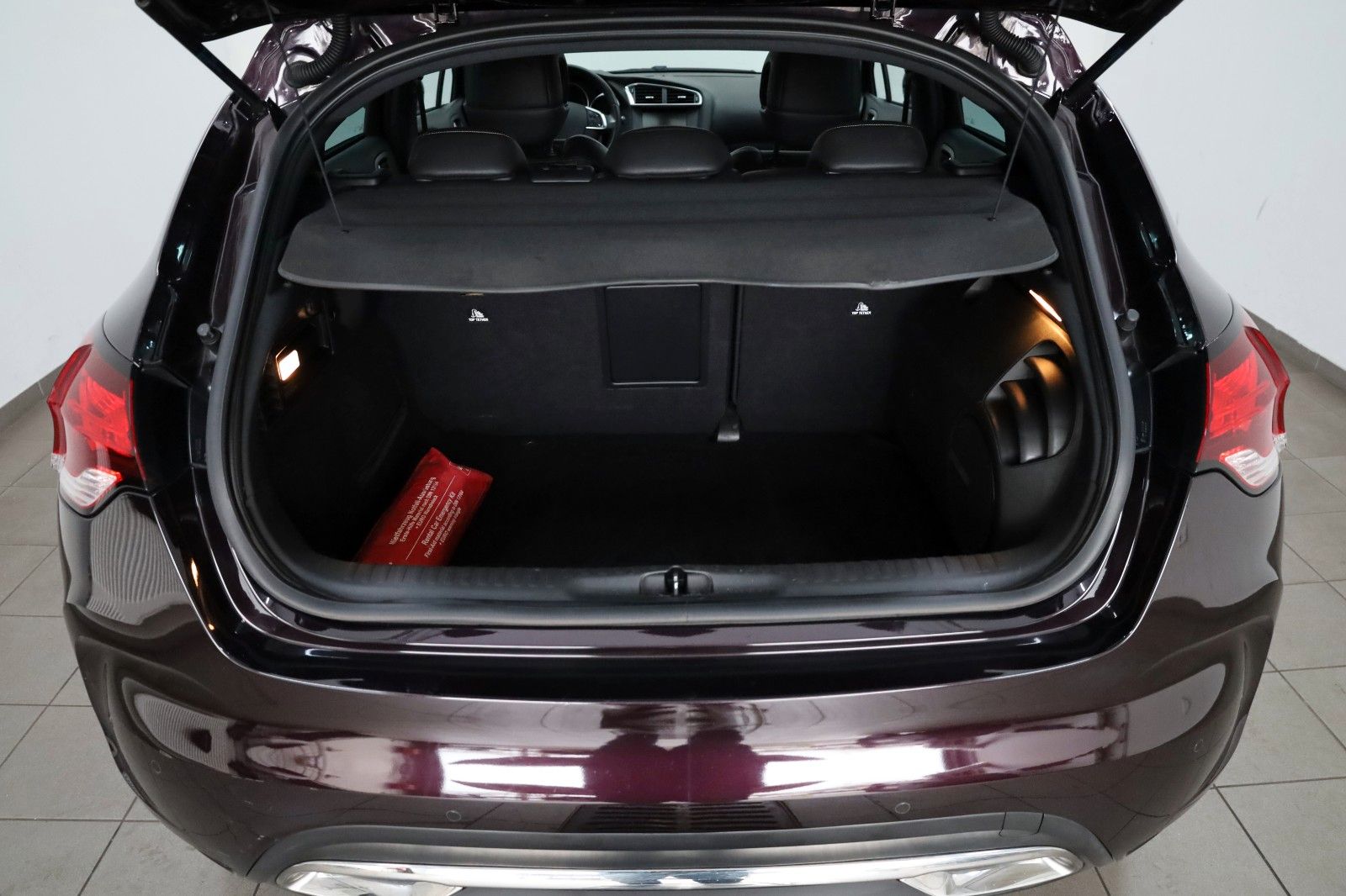 Fahrzeugabbildung DS Automobiles DS4 Crossback T.Leder,Navi,Kamera,SH,