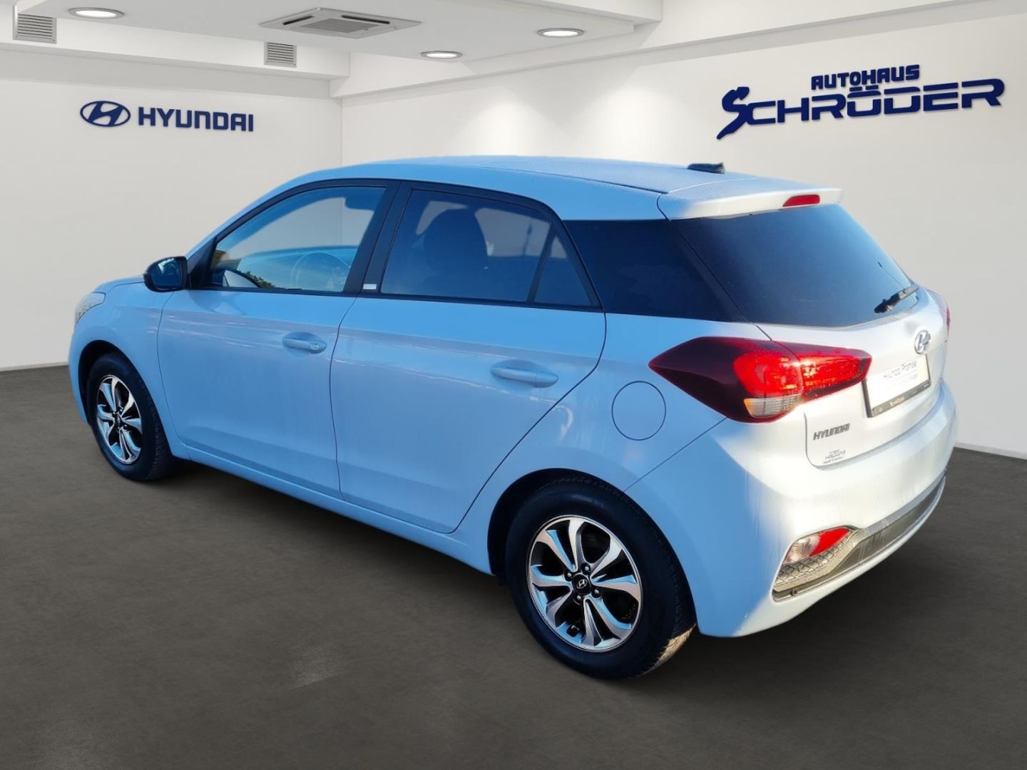 Fahrzeugabbildung Hyundai i20 ADVANTAGE 1.2 FL ALLWETTER+PDC+SHZ+KAMERA