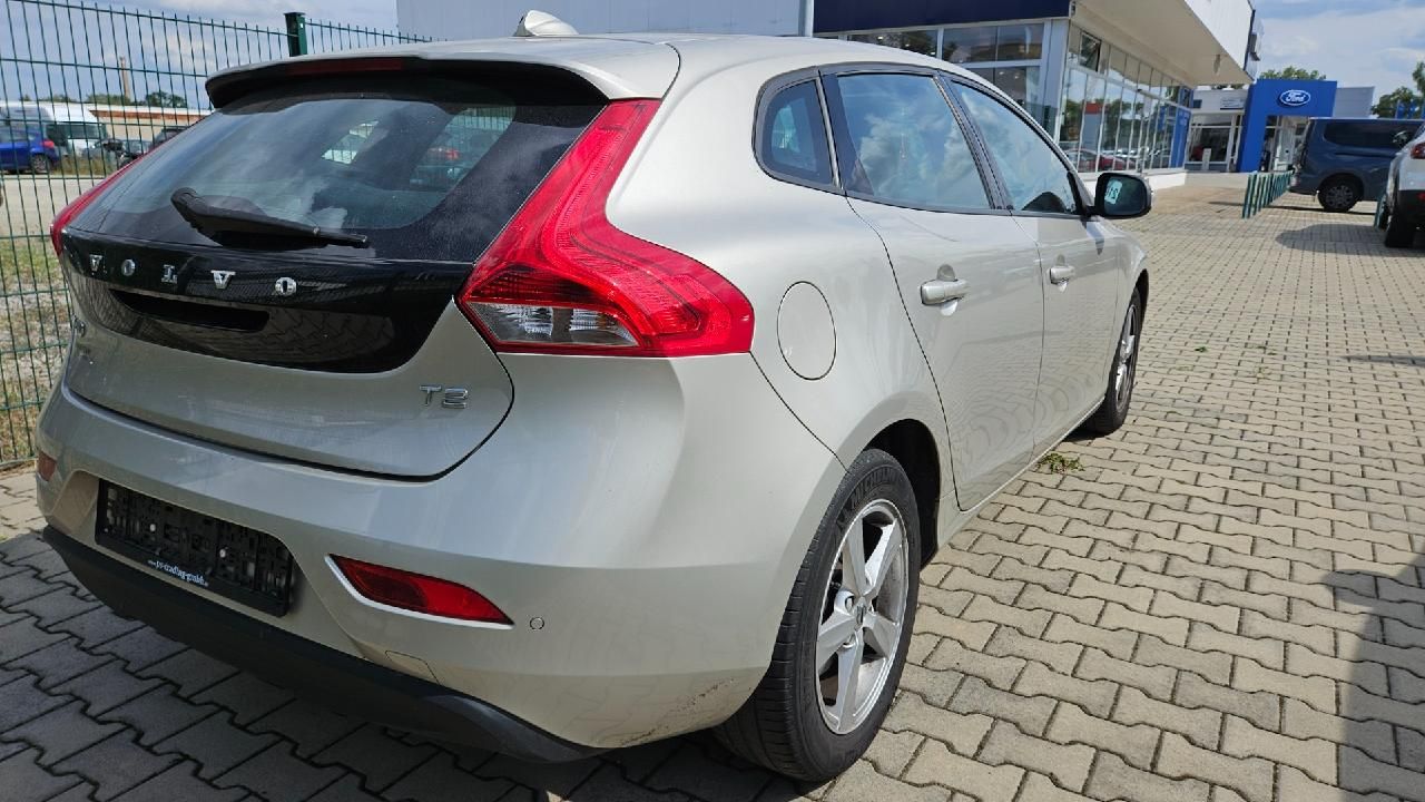 Fahrzeugabbildung Volvo V40 Kinetic