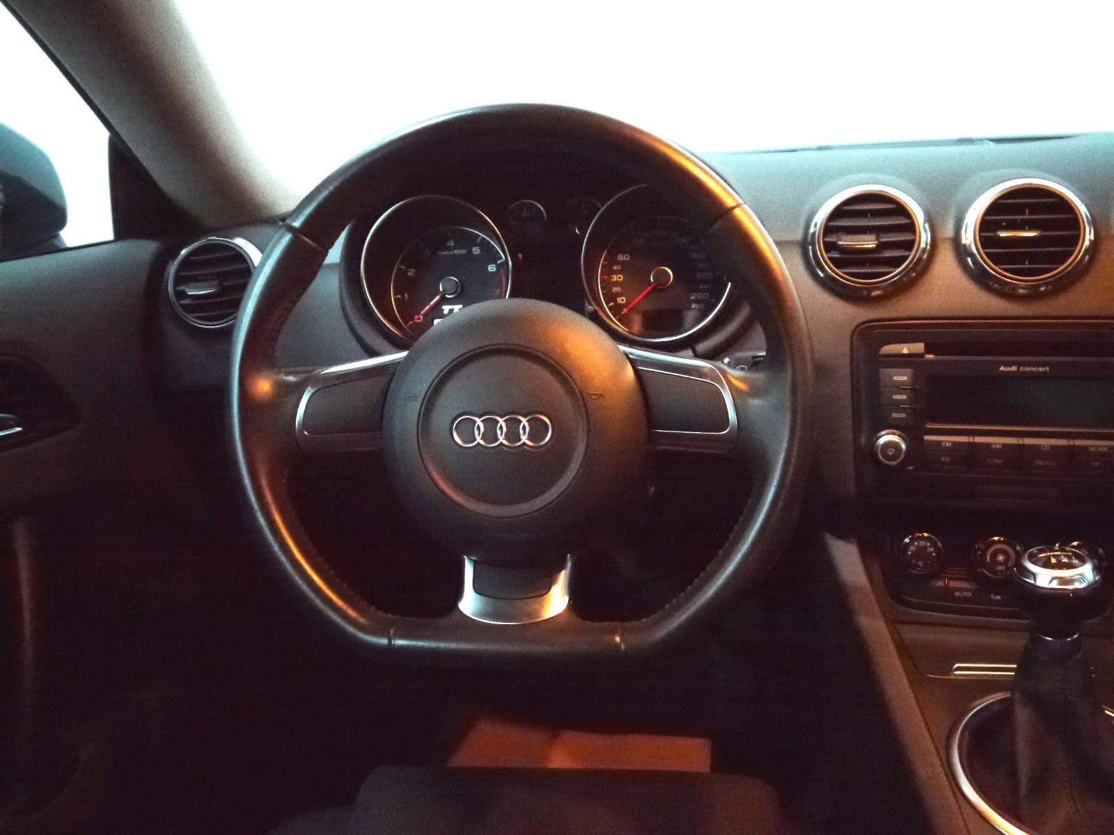 Audi TT Coupe 1.8 TFSI CD Klima PDC Xenon Wenig KM!