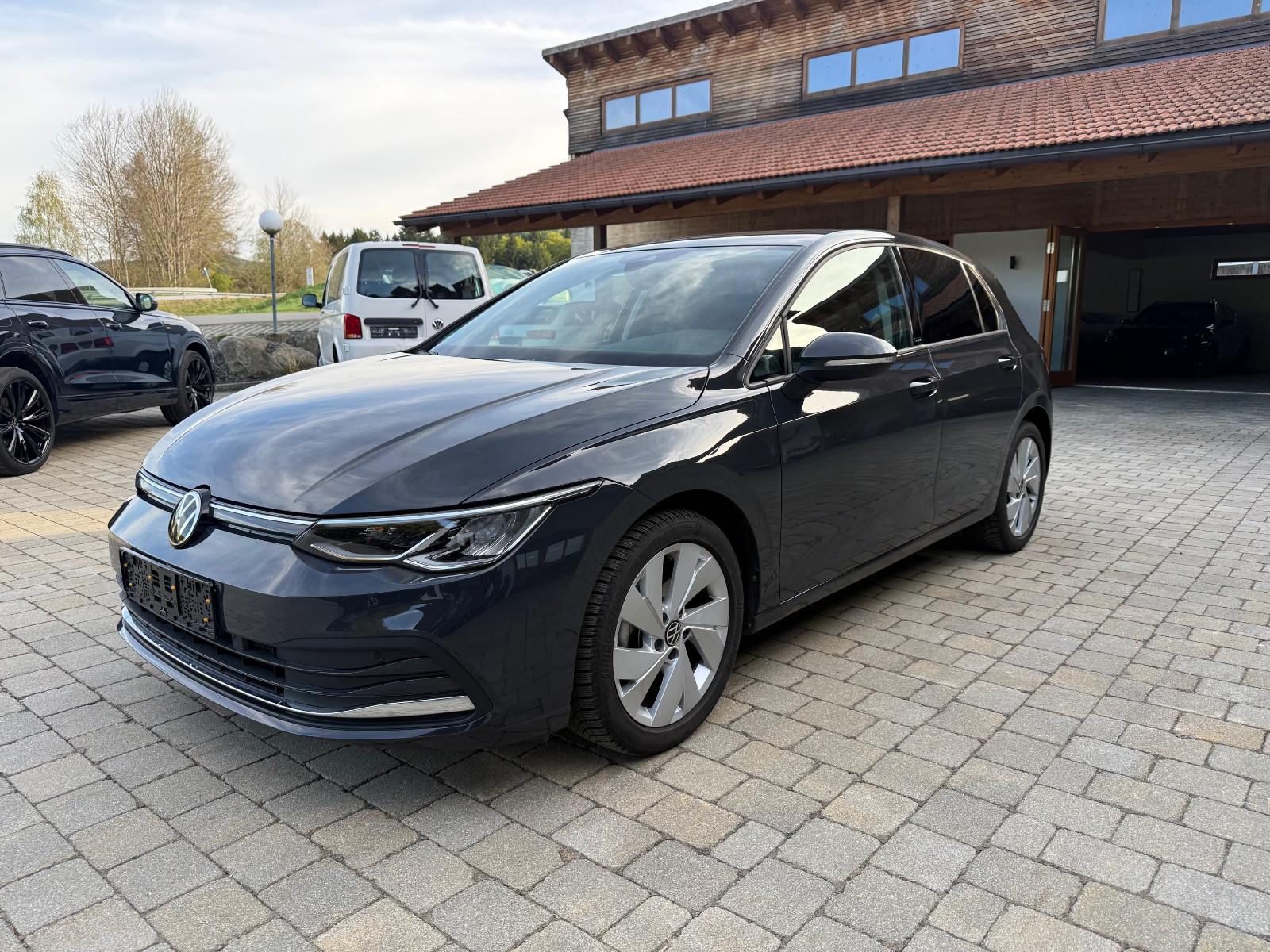 Volkswagen Golf VIII Lim. 1.5 TSI Move ACC/Navi