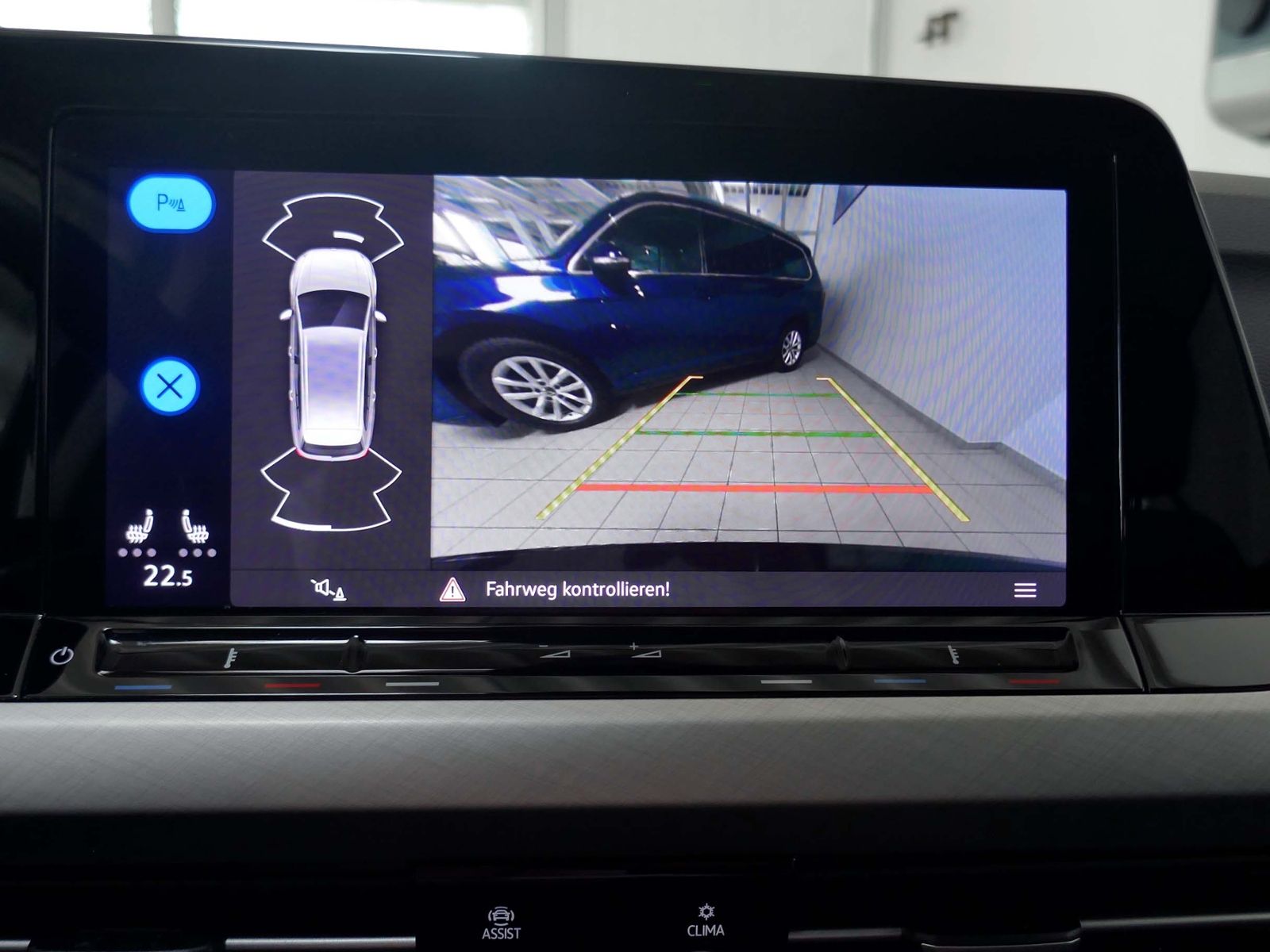 Fahrzeugabbildung Volkswagen Golf VIII Variant Life 2.0 TDI DSG | LED RFK ACC