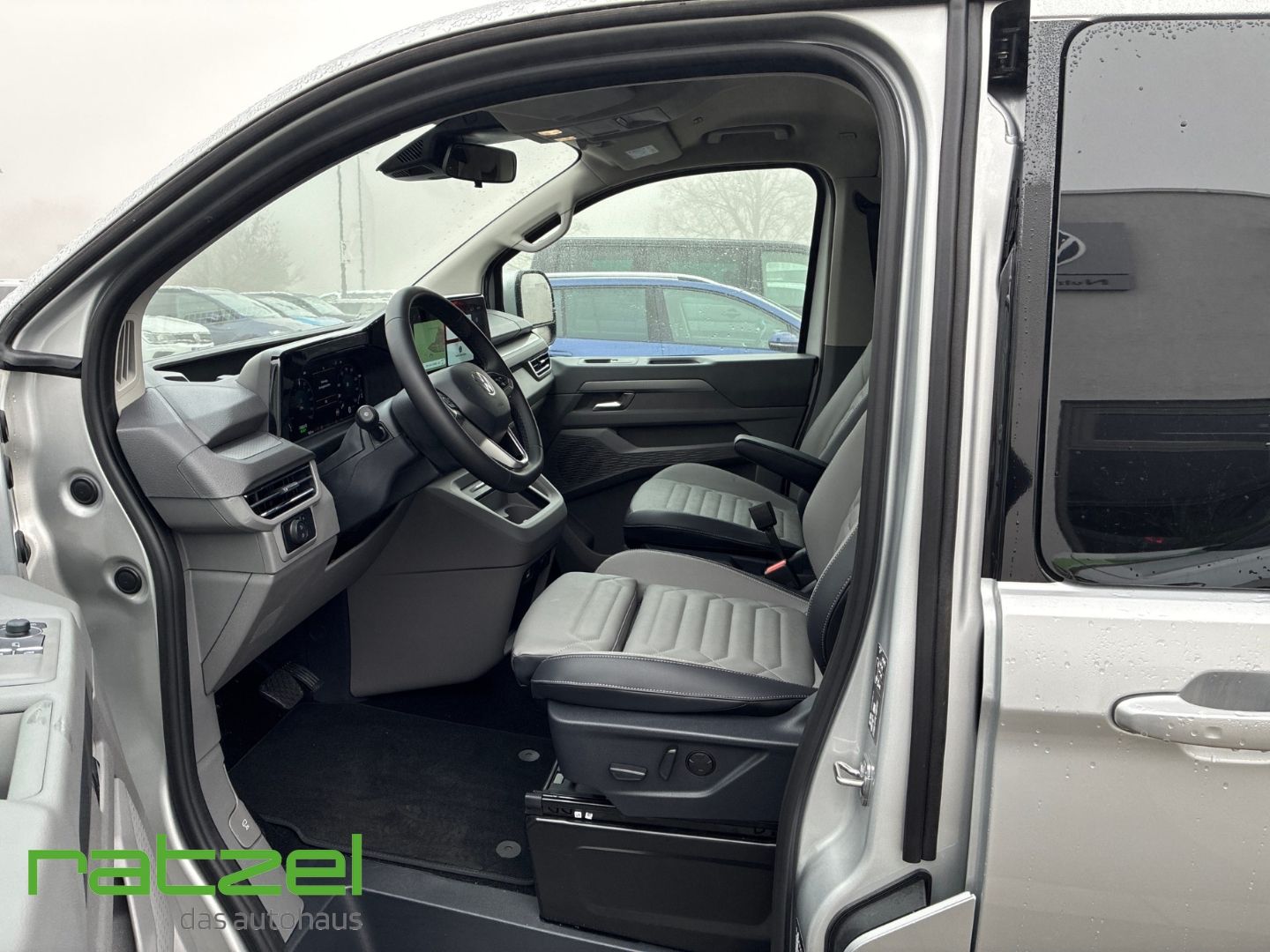 Fahrzeugabbildung Volkswagen T7 Caravelle 160 kW Style KR AHK+Panorama+LED+AC