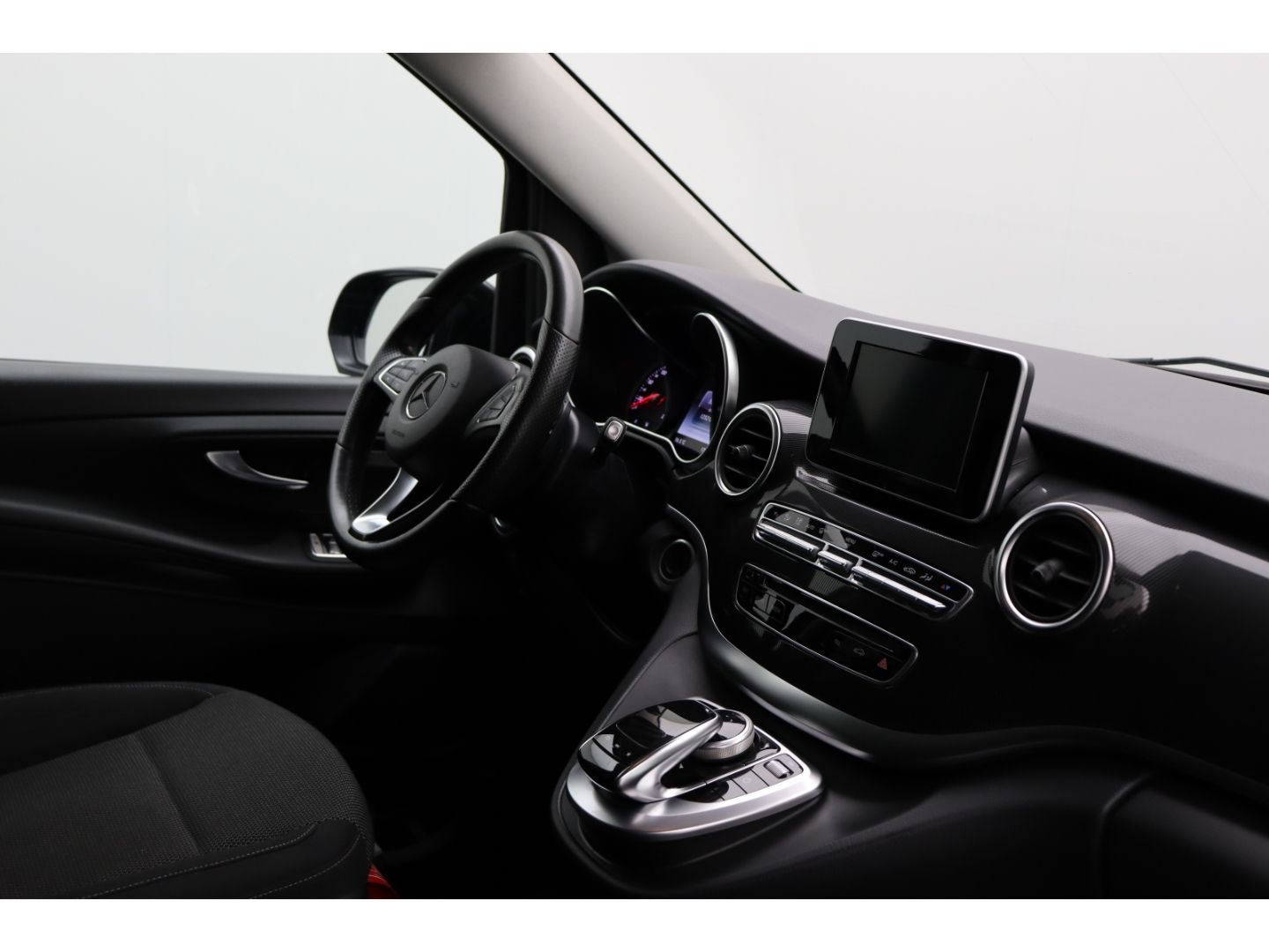 Fahrzeugabbildung Mercedes-Benz V 250 EDITION lang AHK LED Totwinkelassistent 3-