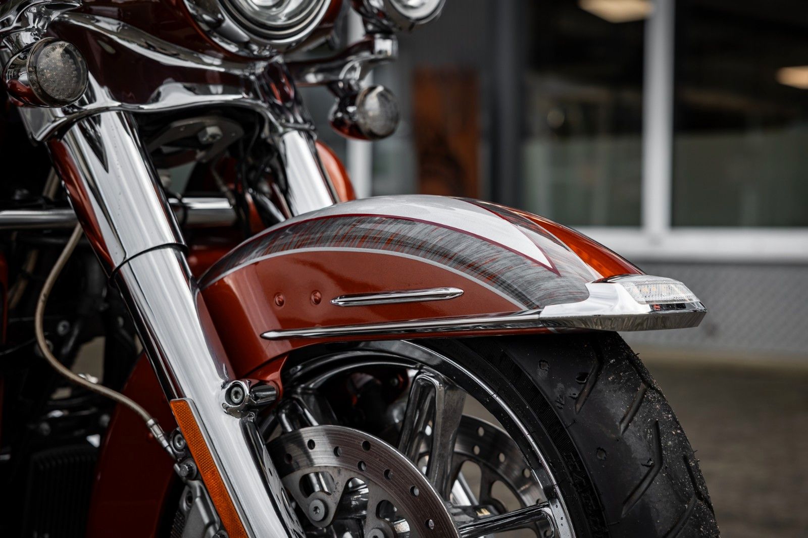 Fahrzeugabbildung Harley-Davidson FLHTKSE CVO E-Glide - V-Triebwerk Gespann