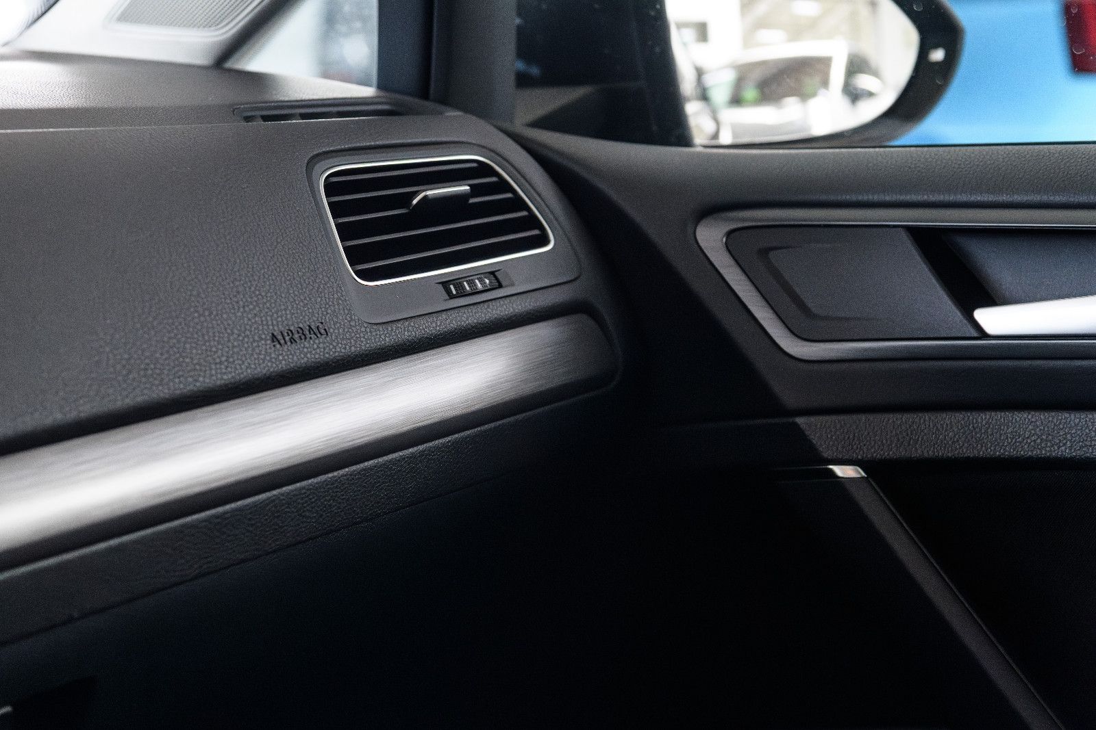 Fahrzeugabbildung Volkswagen Golf VII1.0l TSI Comfortline + GJR + Klima