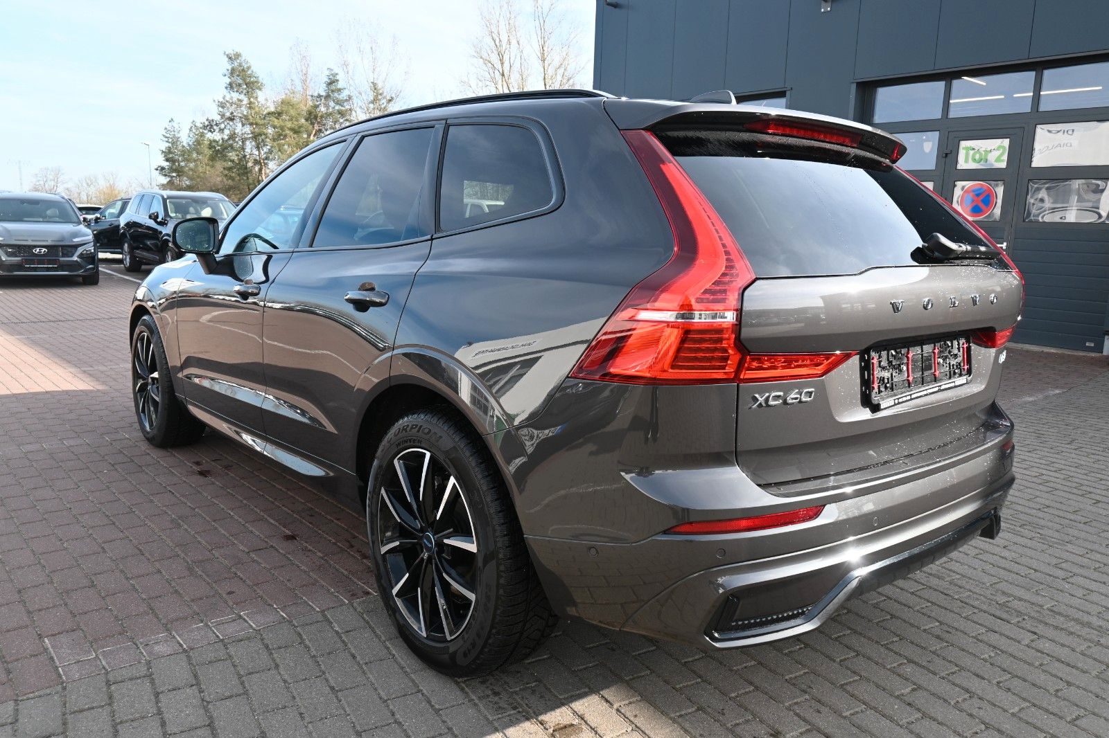 Fahrzeugabbildung Volvo XC60 Plus Dark AWD*360°*PANO*Luft*LED*STHZG*NAV*