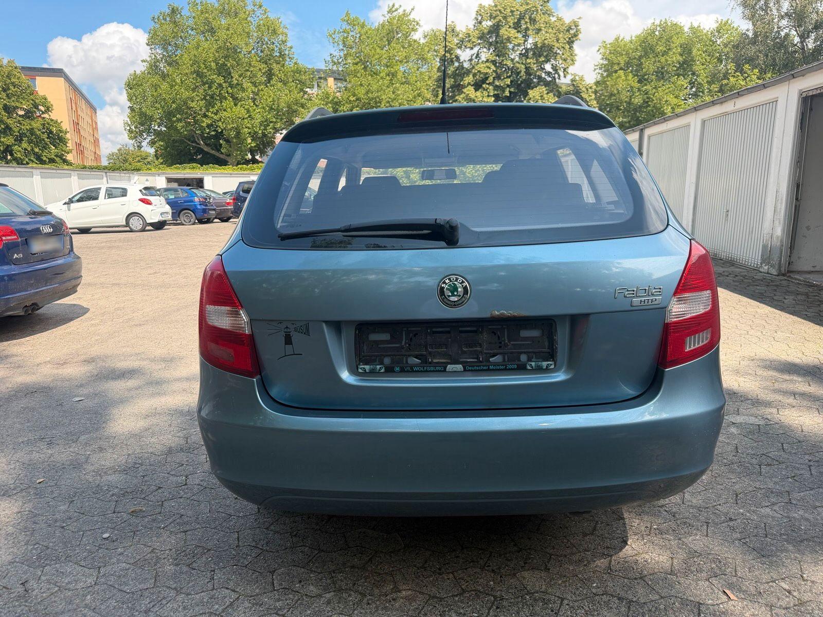 Skoda Fabia 2009 — interior