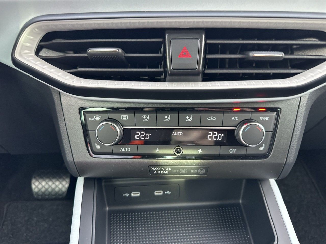 Fahrzeugabbildung SEAT Arona Road Edition 1.0 TSI 116 PS DSG